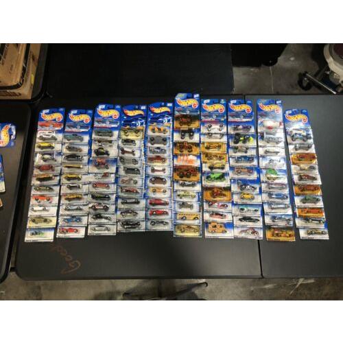Hot Wheels 100 Cars in Package 90s Early 2000s