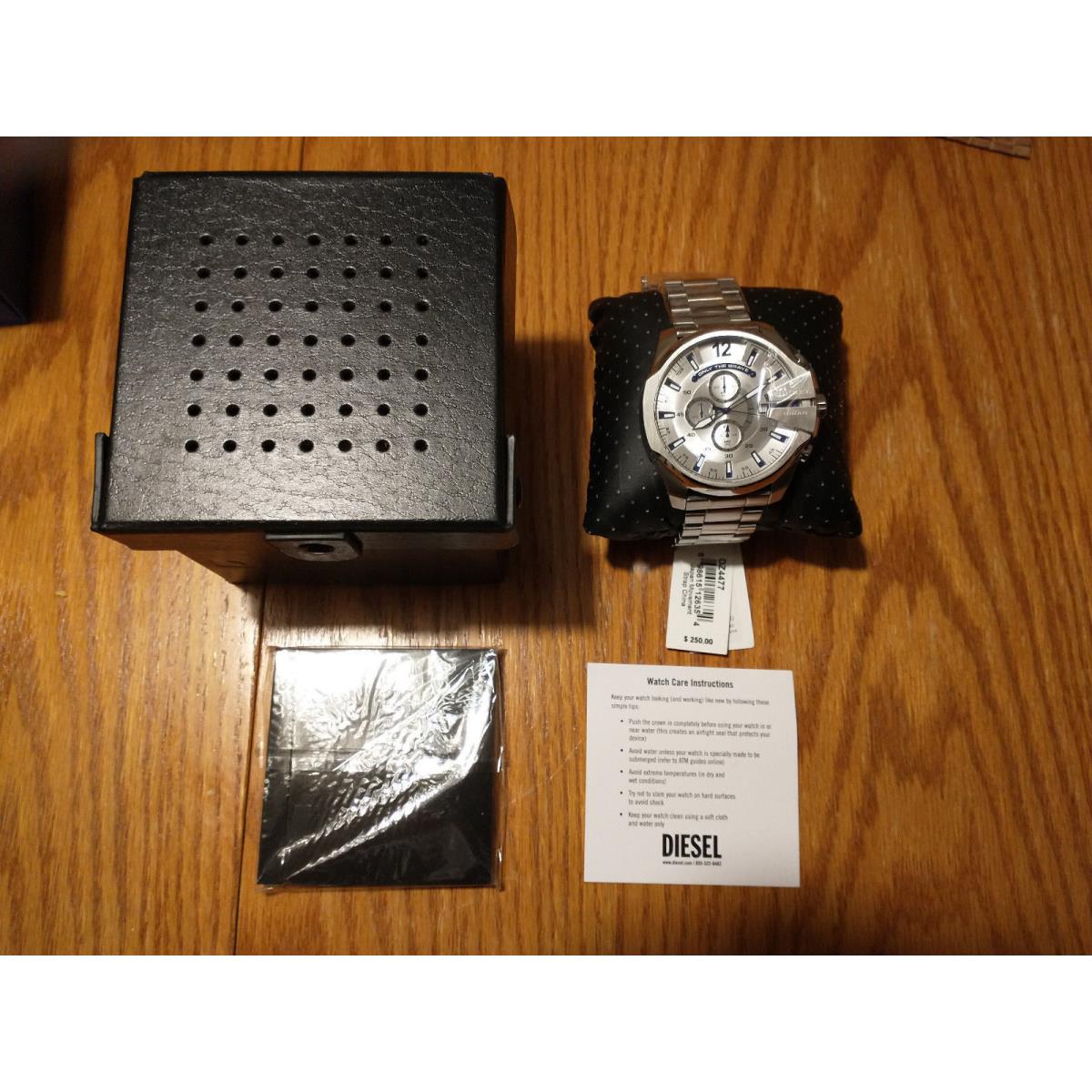 Diesel Men`s DZ4477 Mega Chief Analog Display Quartz Silver Watch - Dial: White, Band: Silver, Bezel: Silver
