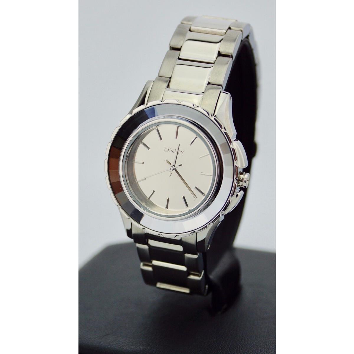 Dkny Women`s Quartz Round Dial Bracelet Watch Silver NY2115 K102