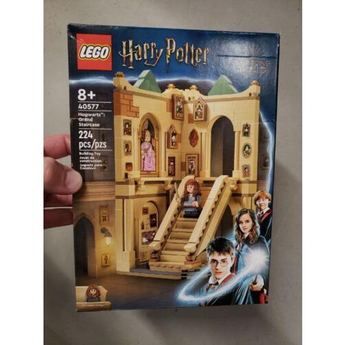 Lego Harry Potter: Hogwarts Grand Staircase 40577 with Dents