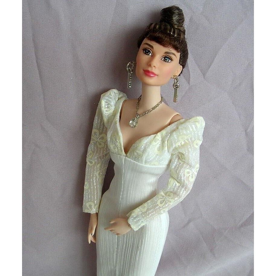 Audrey Hepburn Articulated Hybrid Barbie Doll Celebrity Redress FR917K