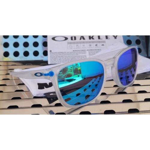Oakley sunglasses Actuator - Clear Frame, Blue Lens 1