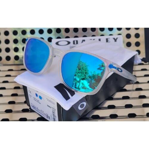 Oakley sunglasses Actuator - Clear Frame, Blue Lens 4