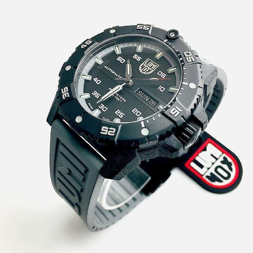 Men`s Luminox Carbon Seal Automatic Swiss Made Dive Watch 3862