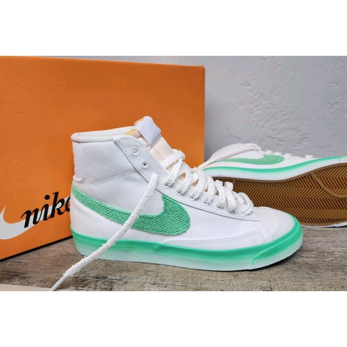 Nike Women s Blazer Mid `77 Size 8 Classic Narrow Fit FJ4547-100 - White