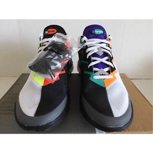Nike shoes LeBron - White 1