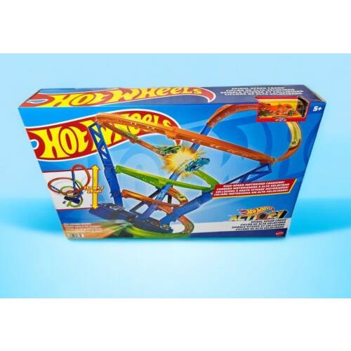 Hot Wheels Track Set and 1 Toy Car Spiral Motorized Racetrack