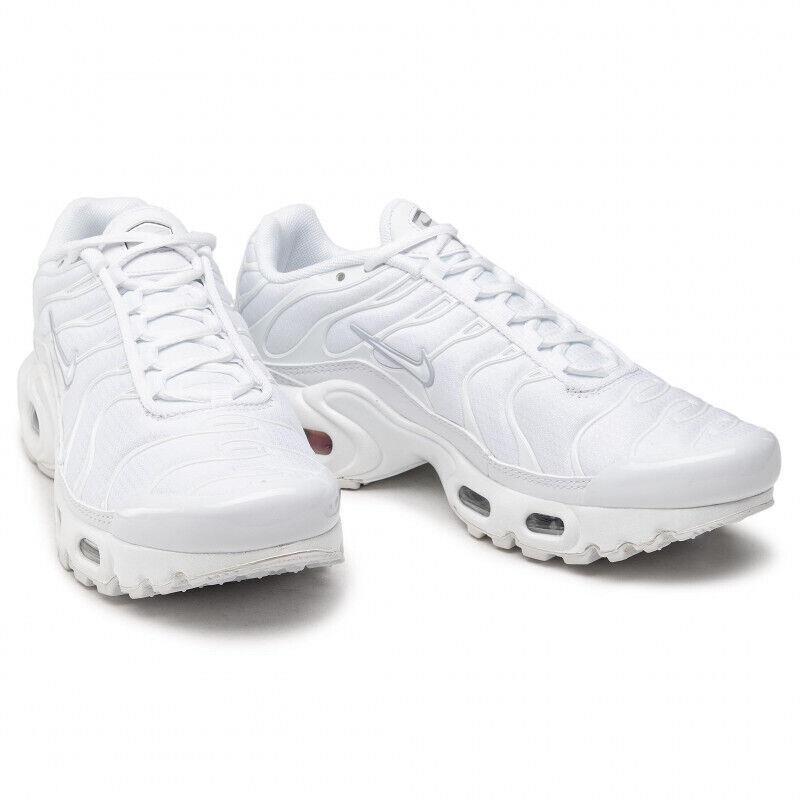 Nike Air Max Plus GS CW7044-100 Boys White/metallic Silver Sneaker Shoes NR2627 - White/Metallic Silver