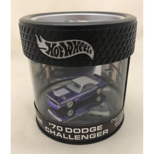 2004 Hot Wheels Detroit`s Finest Series Purple `70 Dodge Challenger Oil Can