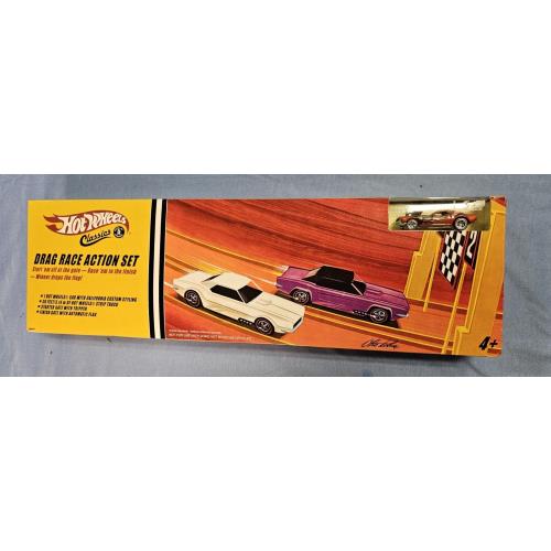 Hot Wheels Classics Drag Race Action Set 2005 with Roger Dodger