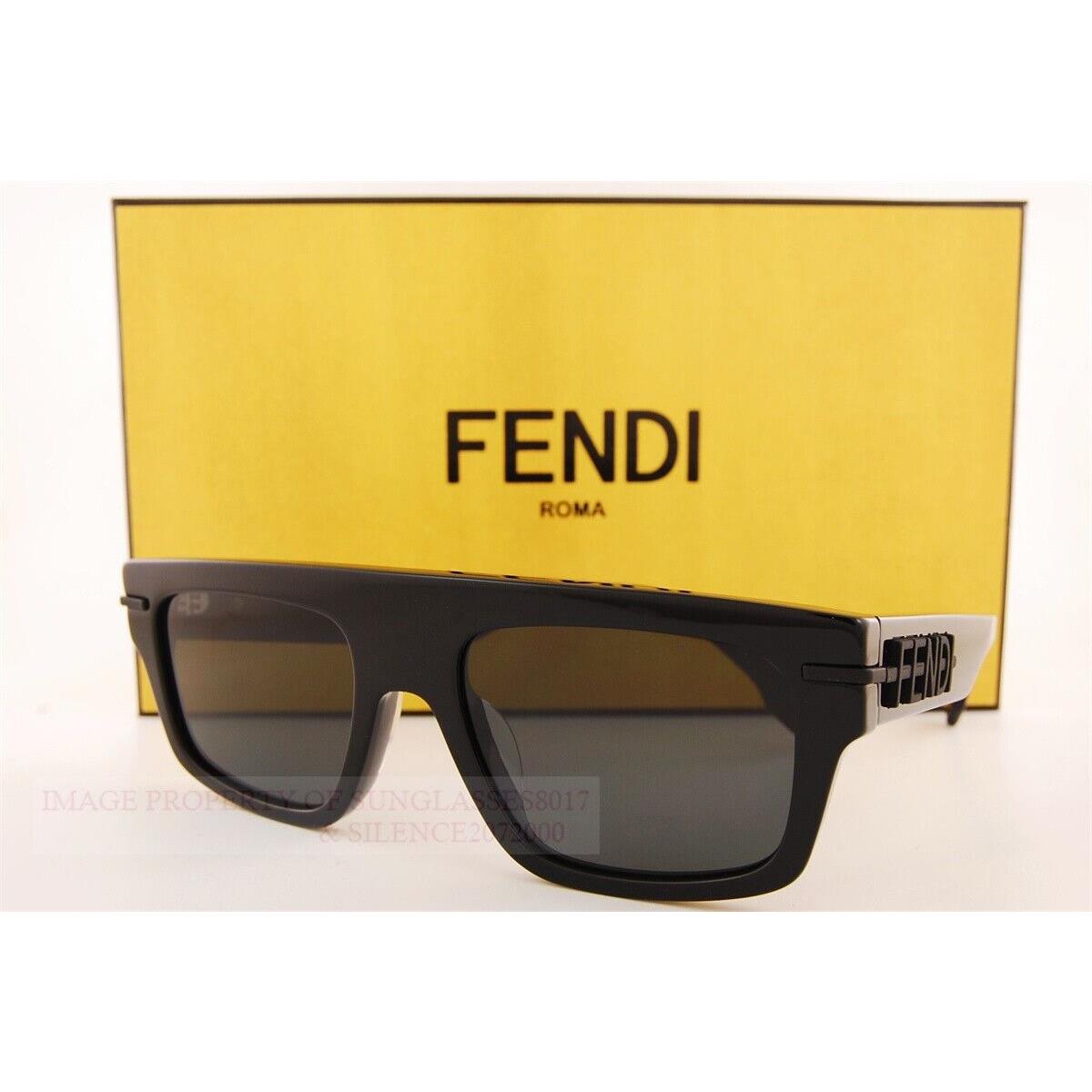 Fendi Sunglasses FE 40091U 01A Black/dark Grayfor Men Women