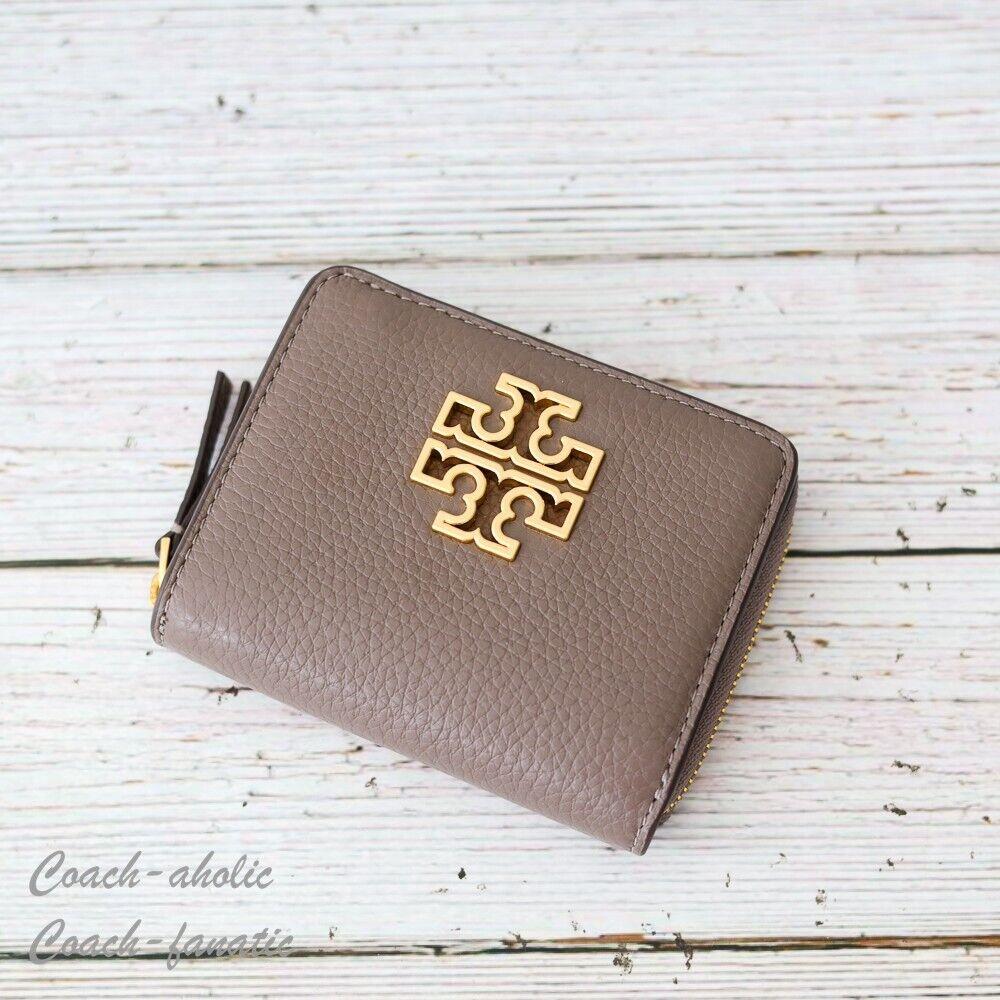 Tory Burch Britten Bifold Logo Zip Coin Leather Wallet in Portobello