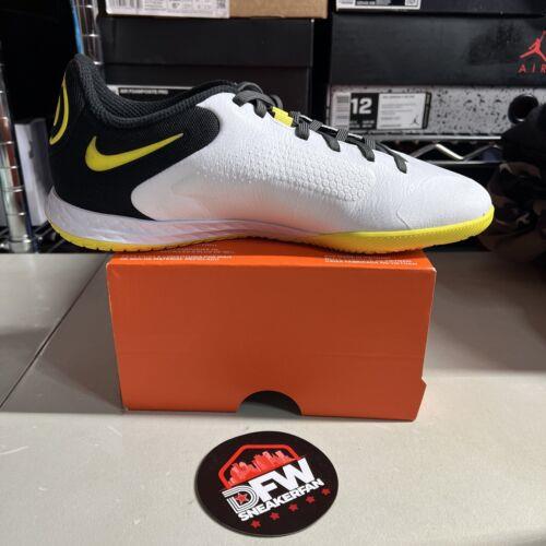 Nike shoes  - White yellow Black 3