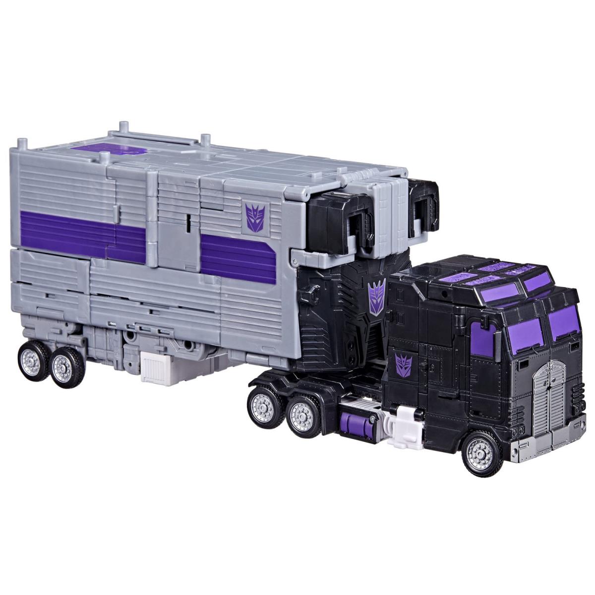 Toys Generations Legacy Series Commander Decepticon Motormaster Combiner