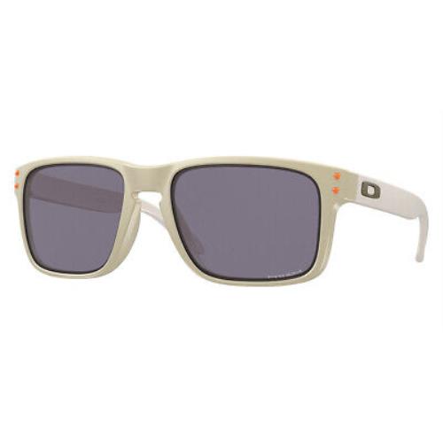 Oakley OO9244 Sunglasses Matte Sand/matte Warm Gray / Prizm Gray - Frame: Matte Sand/Matte Warm Gray / Prizm Gray, Lens: Prizm Gray