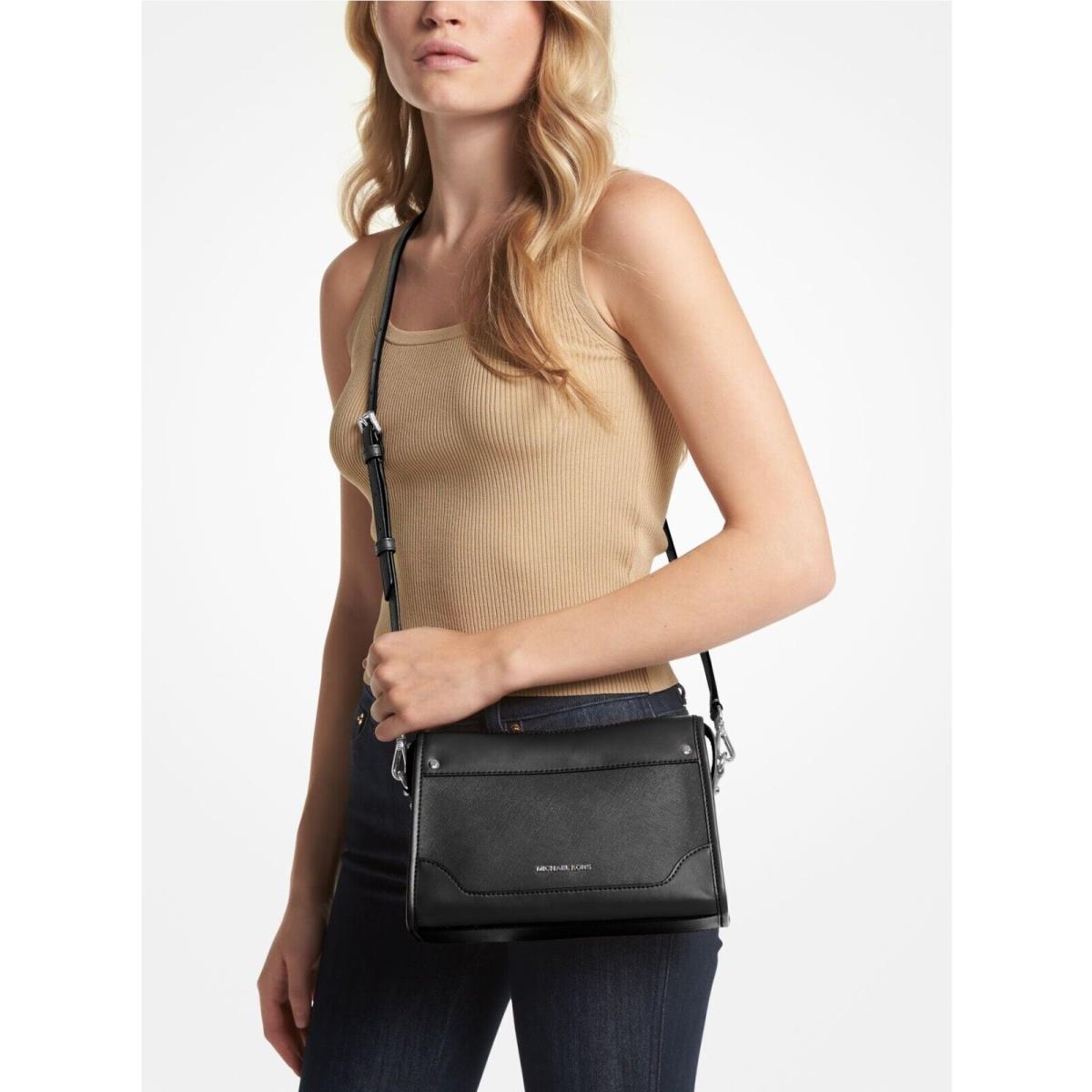 Harrison medium leather outlet messenger bag