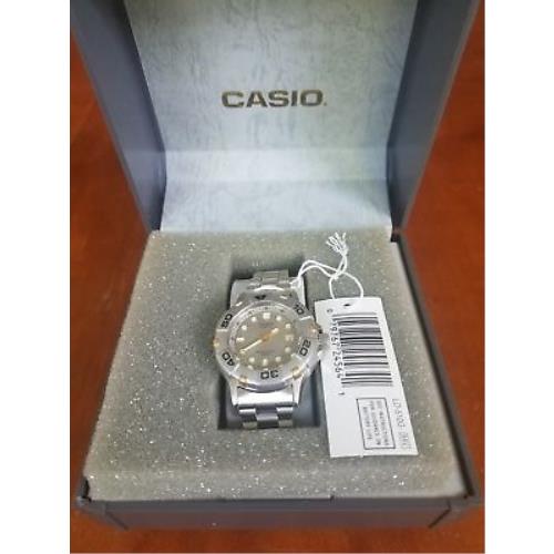 Vintage Ladies Casio LD-510G-8A Analog Limited Collectors Edition