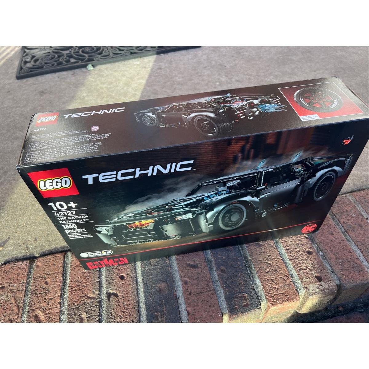 Lego Technic 42127 The Batman Batmobile Wear Box