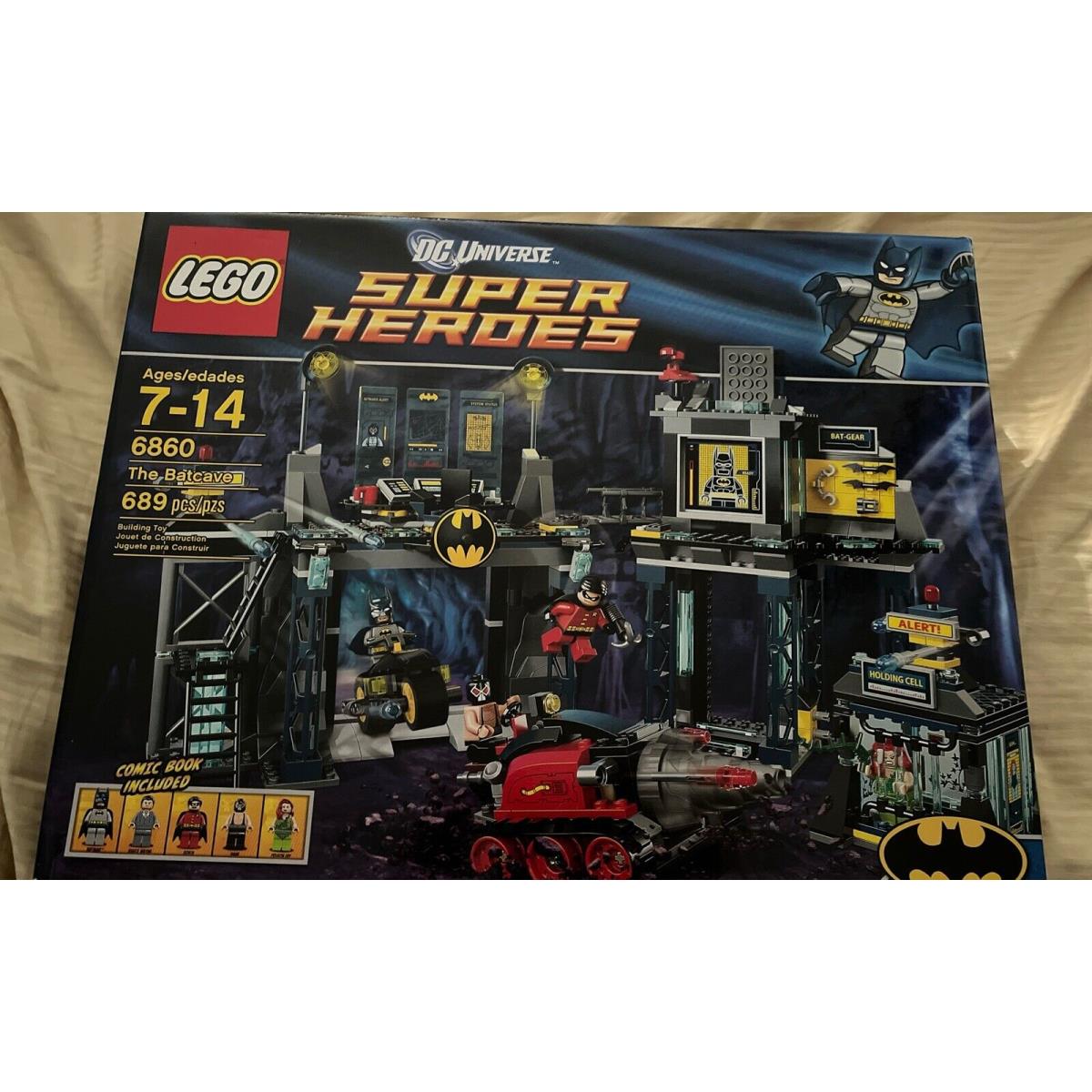 2012 Lego Super Heroes The Batcave Batman 6860 DC Mint