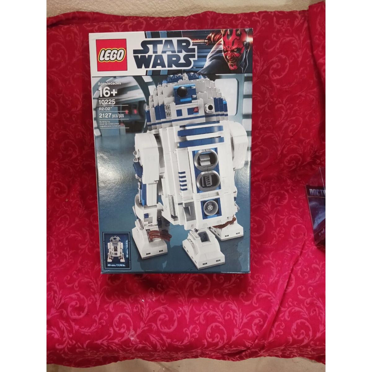 2012 Lego Star Wars 2127 Pieces R2-D2 Set Deco Gift 10225