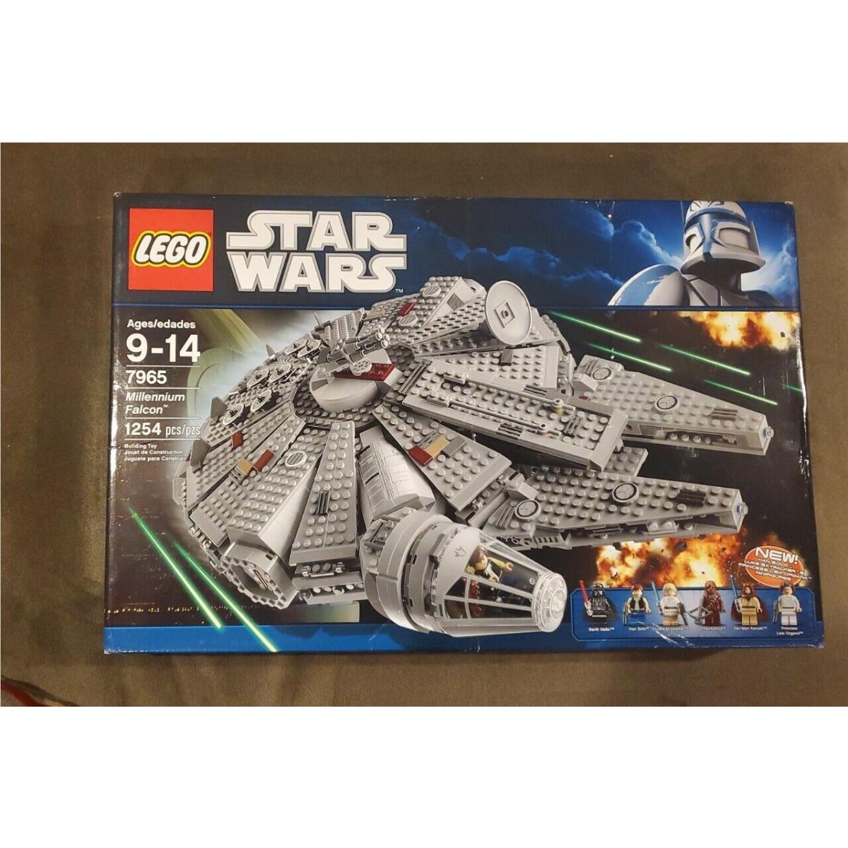 Lego Star Wars Millennium Falcon 7965 Retired