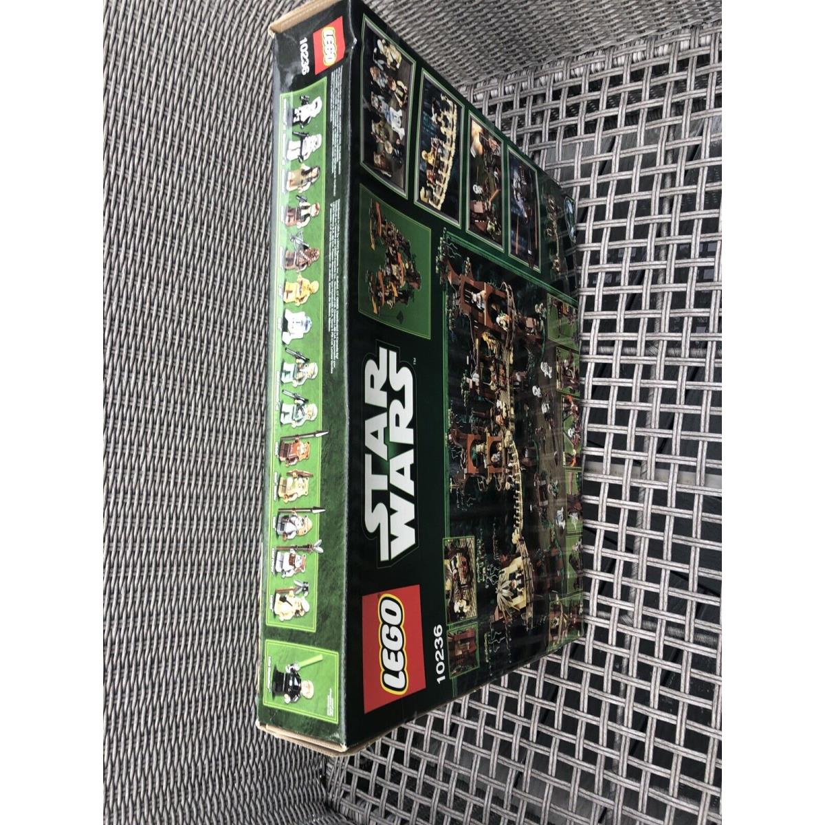 Lego Star Wars Ewok Village 10236 Outer Wear Box