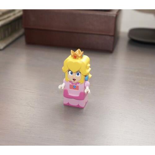 Lego Super Mario Peach Adventures Starter Course 71403 Princess Peach Figure