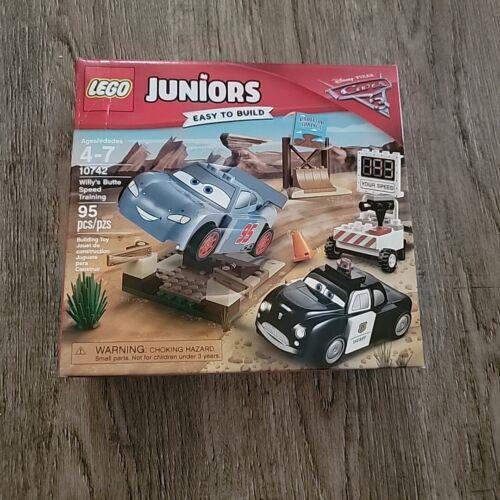 Lego 10742 Cars Juniors Willy`s Butte Speed Training Box