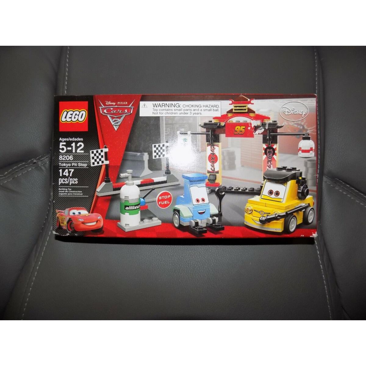 Lego Cars 2 Tokyo Pit Stop 8206