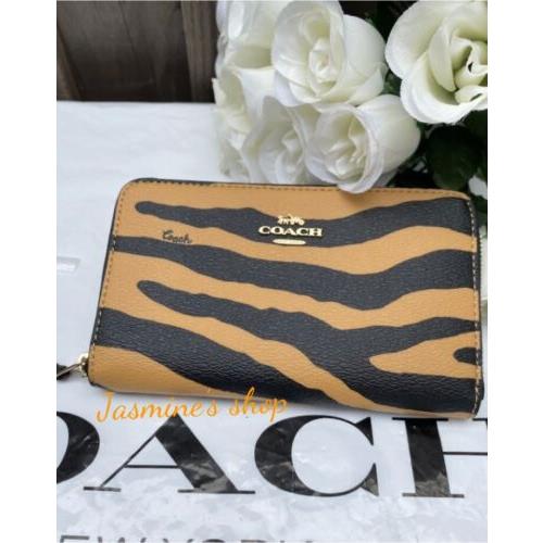 Coach Medium Id Zip Wallet with Tiger Print c7442