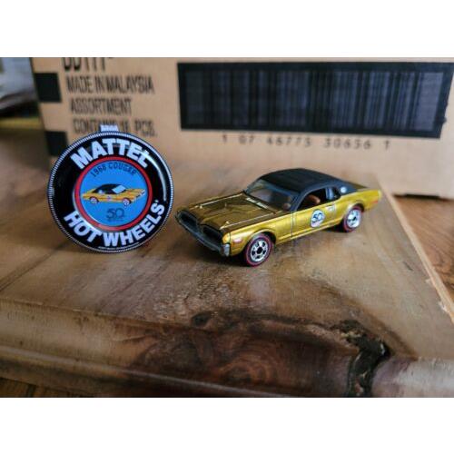 Hot Wheels Redline `68 Cougar with Tin Button