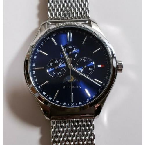 Tommy Hilfiger Chronograph Watch with 43mm Blue Moonphase Silver Meshbracelet