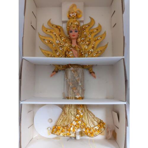1995 Goddess Of The Sun Bob Mackie Barbie Doll Mattel 14056 Nrfb Doll is