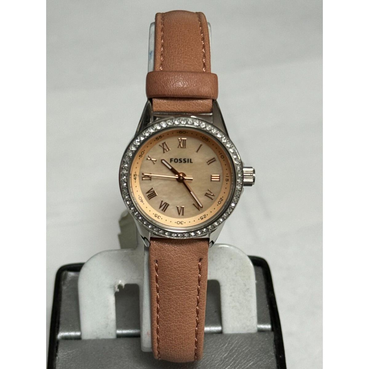 Fossil BQ1102 Ladies Leather Rose Band Analog Quartz Watch