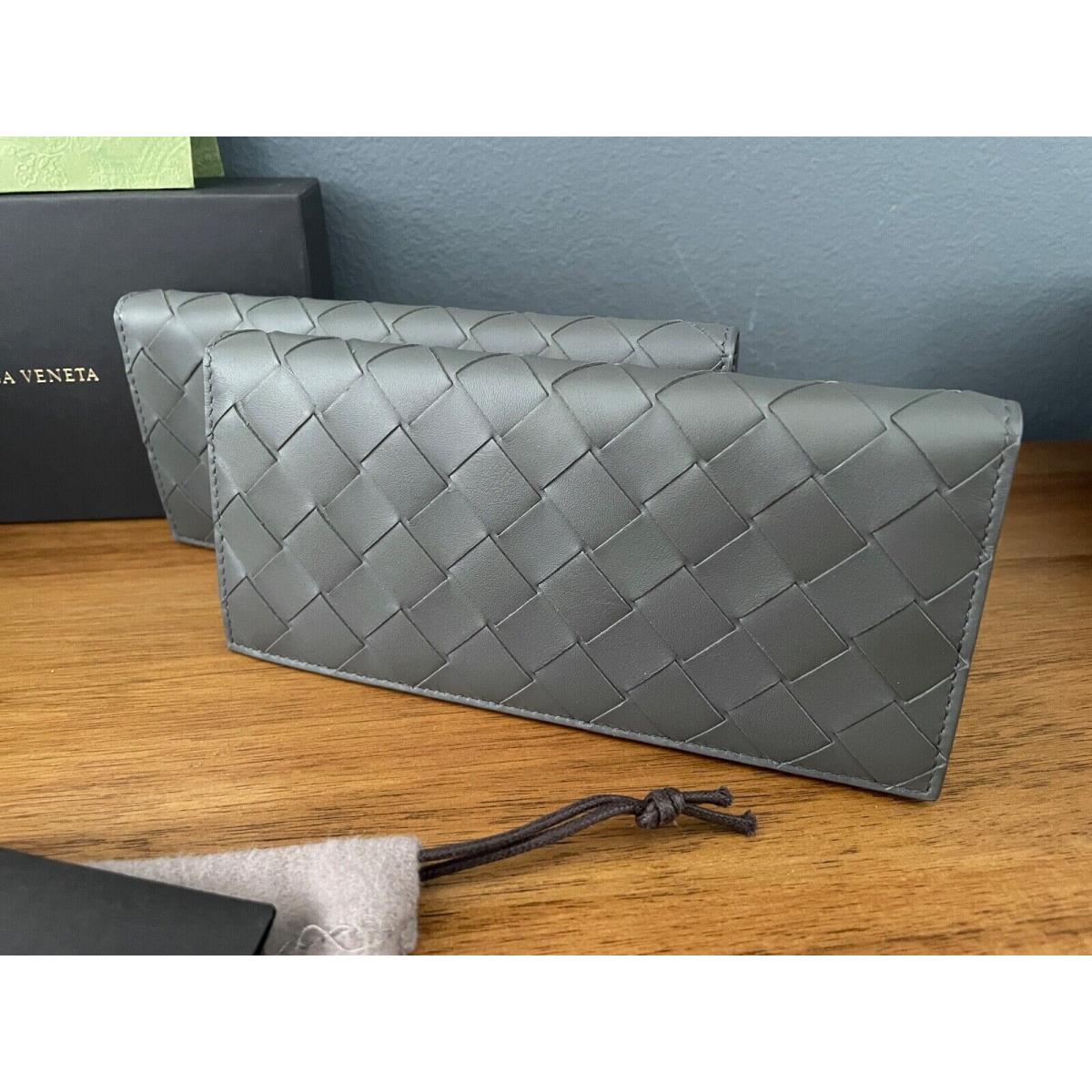 Bottega Veneta 609402 Leather Lg. Weave Intrecciato Gray or Black Wallet