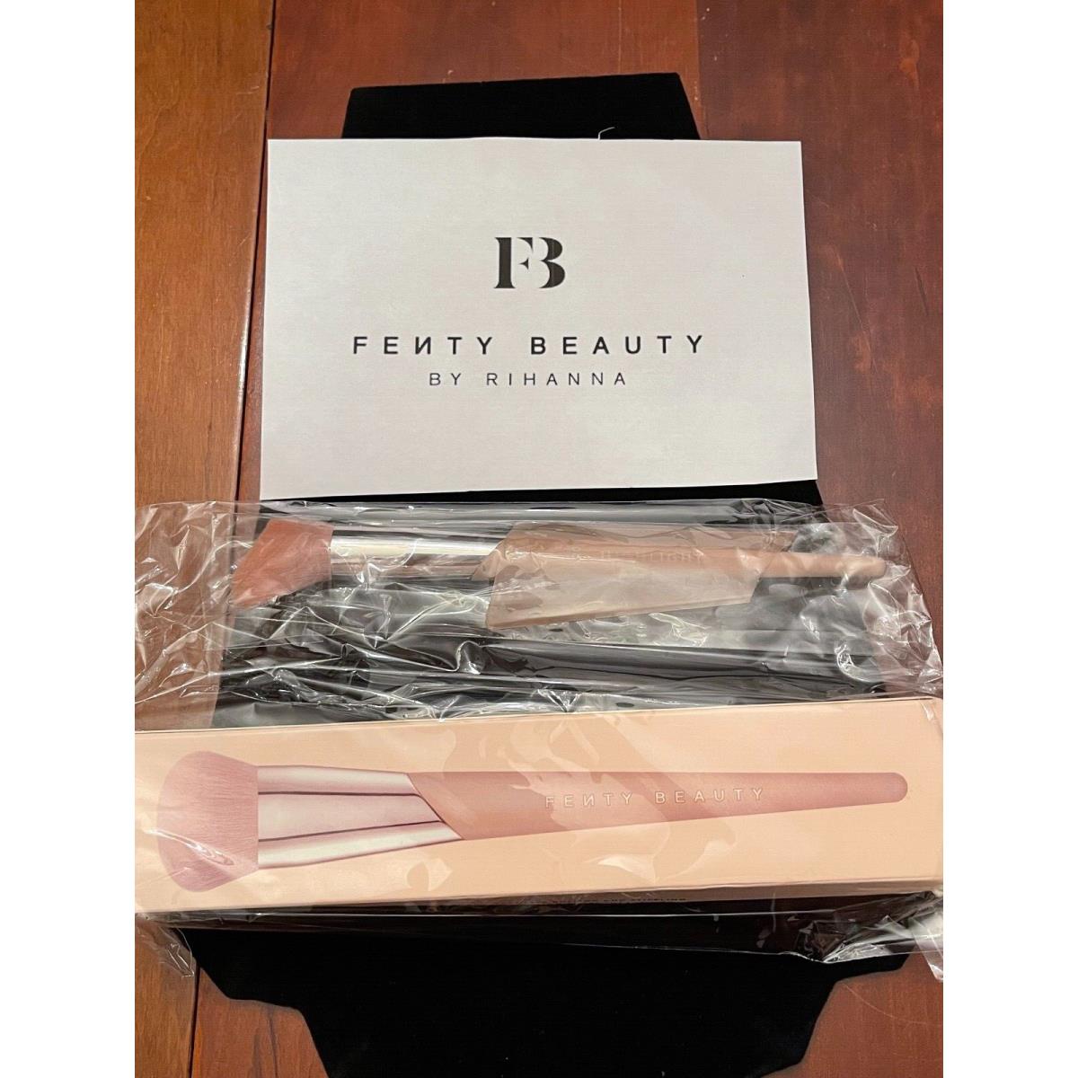 2 Fenty Beauty by Rihanna Kabuki-buff Foundation Brush + Cheek Highlighting