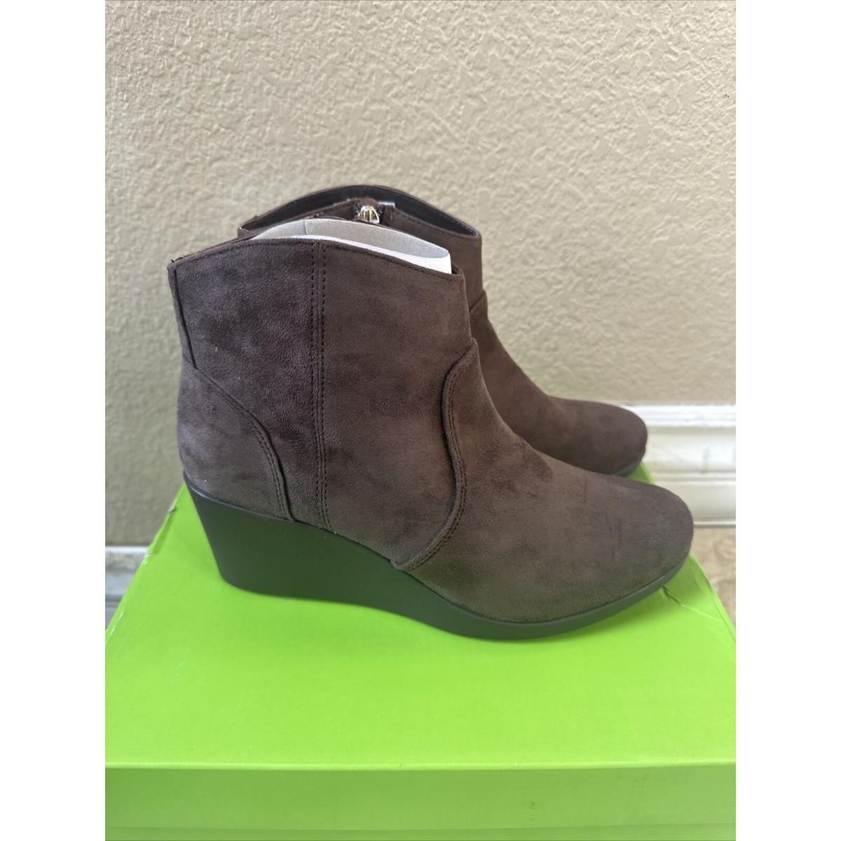 Crocs Women s Leigh Suede Wedge Bootie Boots Size 8 Espresso