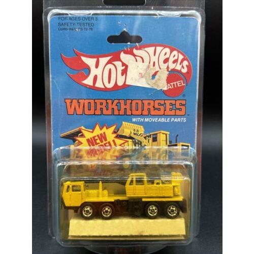 1981 Hot Wheels Yellow Construction Crane 3245 Workhorses w Moveable Parts HK