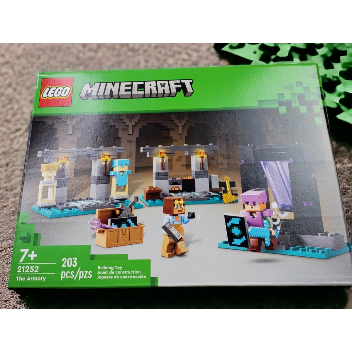 Lego Minecraft Set 21252 The Armory Building Alex and Armorsmith 2024 Release