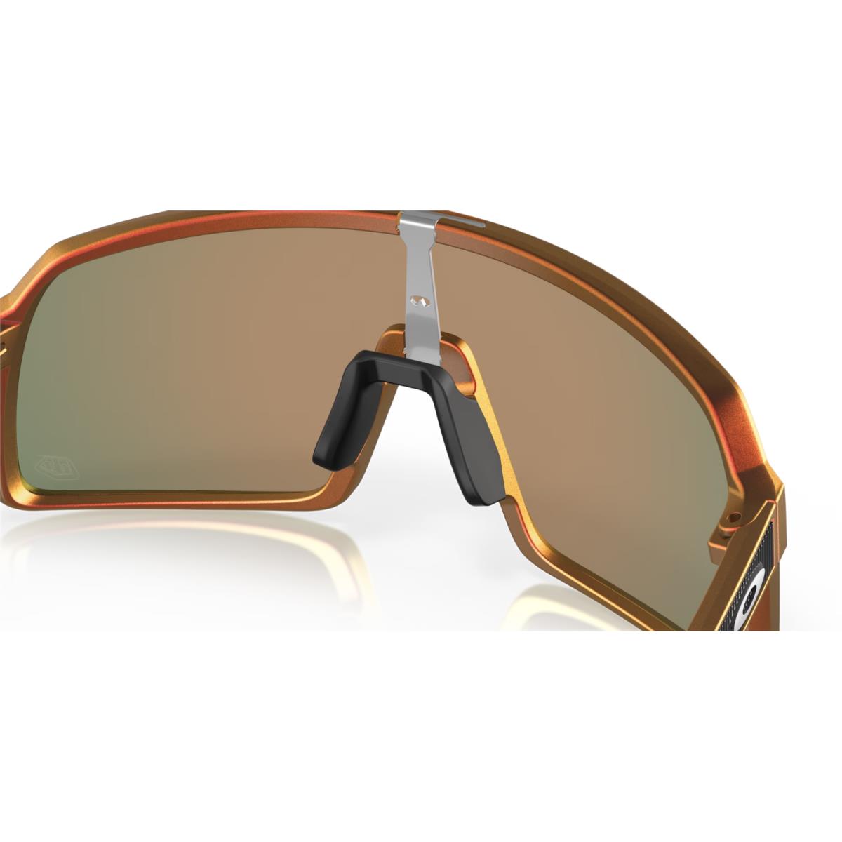 Oakley sunglasses  - Frame: Red Gold Shift, Lens: 5