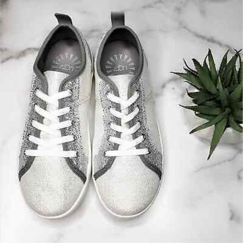 Nwot Ugg Canvas Lace-up Sparkle Sneaker Women`s 4