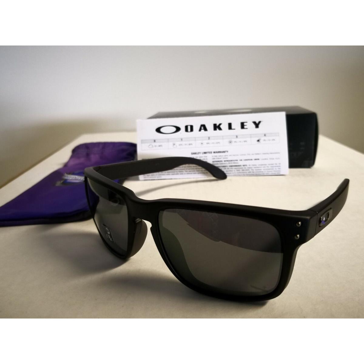 Oakley holbrook 2024 infinite hero