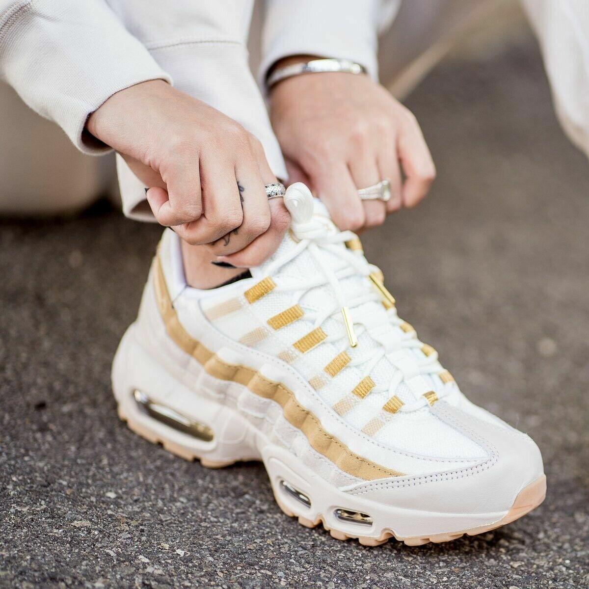 W Nike Air Max 95 AV8428 001 Desert Sand metallic Gold Women s Size 6 NO Lid SporTipTop