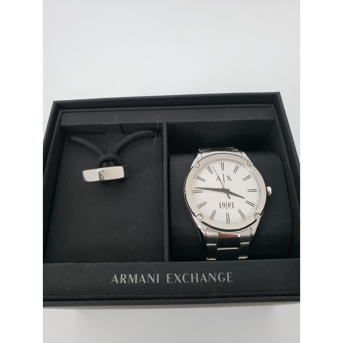 Amazon.com: Armani Exchange Wallet Key Chain Gift Set Nero One Size :  Clothing, Shoes & Jewelry