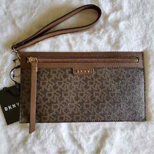 Dkny Vela Lg Wristlet