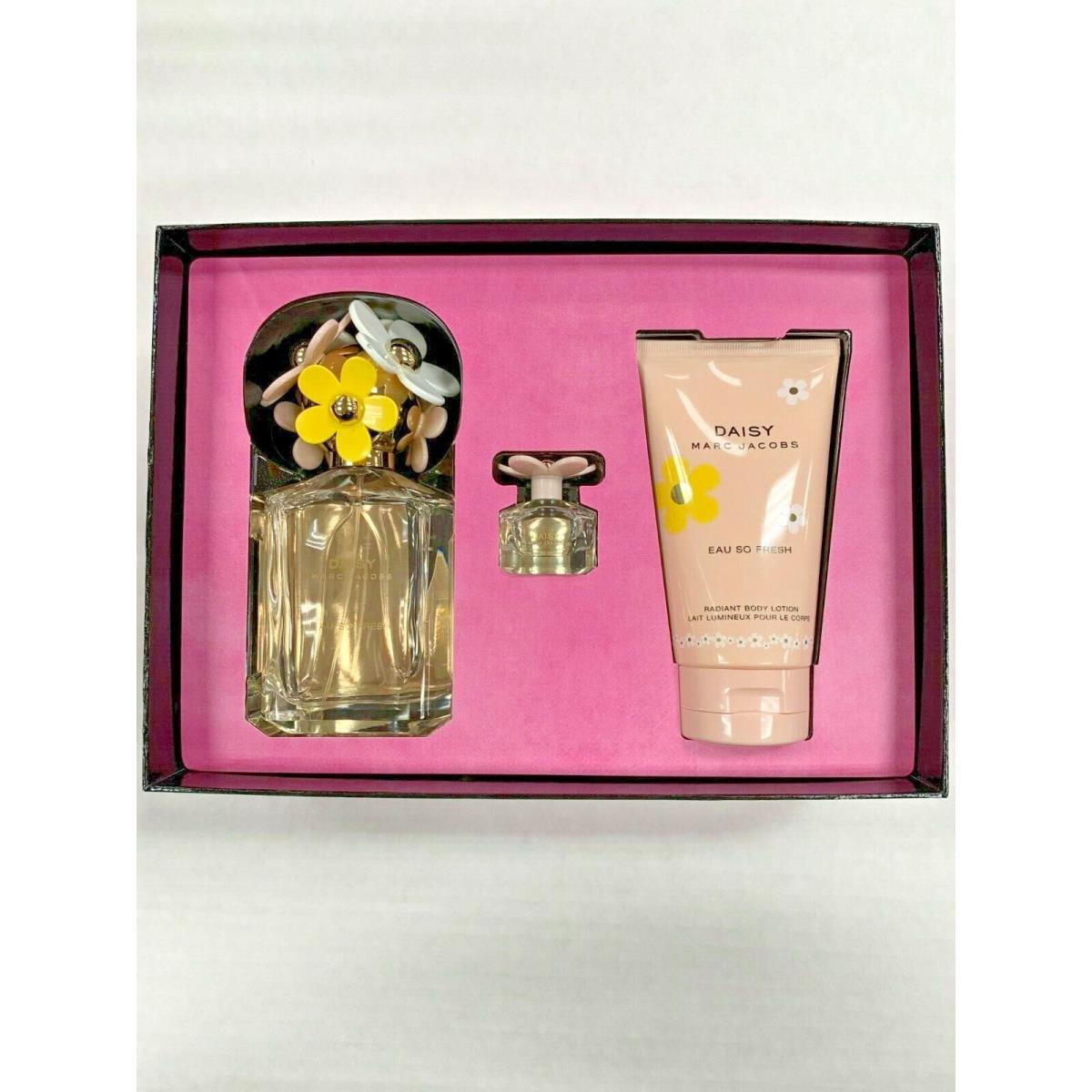 Daisy Eau SO Fresh BY Marc Jacobs Set: 4.25 OZ Edt Spray 5.1 OZ Lotion Mini