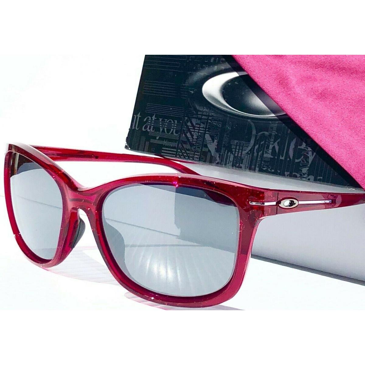 Oakley Drop IN Breast Cancer Polarized Rose Raspberry Women`s Sunglass 9232