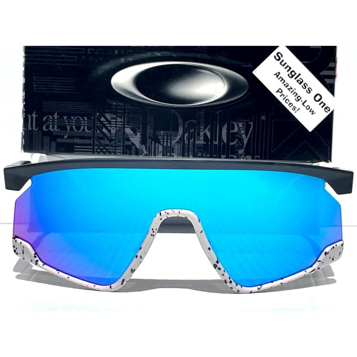 Oakley Bxtr Matte Black White Prizm Sapphire Blue Lens Sunglass 9280-03