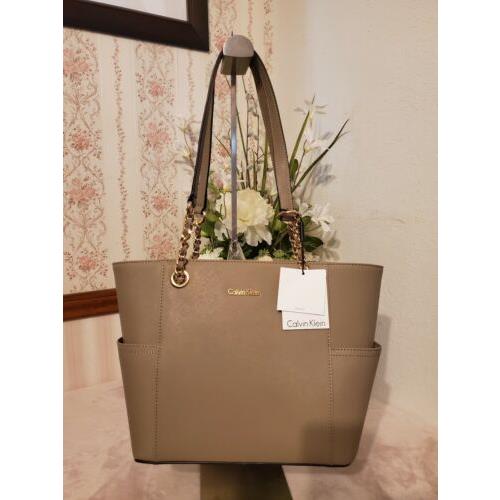 Calvin Klein Saffiano Chain Leather Tote Mur H3DA11HU Taupe