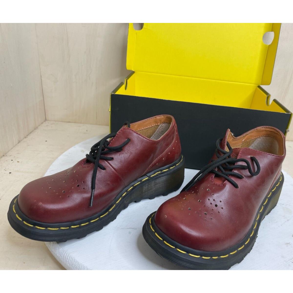 Dr. Martens Unisex Cherry Red 3B42 Medium Width Wingtip Oxfords Size M6 W7